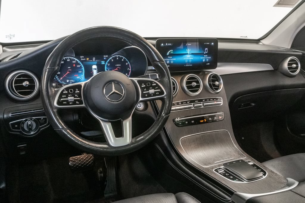 Used 2021 Mercedes-Benz GLC 300 4MATIC w/ Premium Package image 7