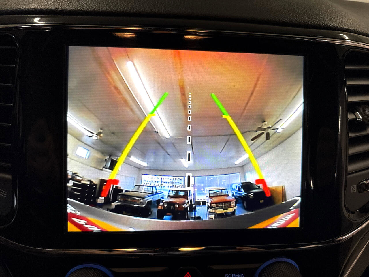 Used 2019 Jeep Grand Cherokee Limited image 17