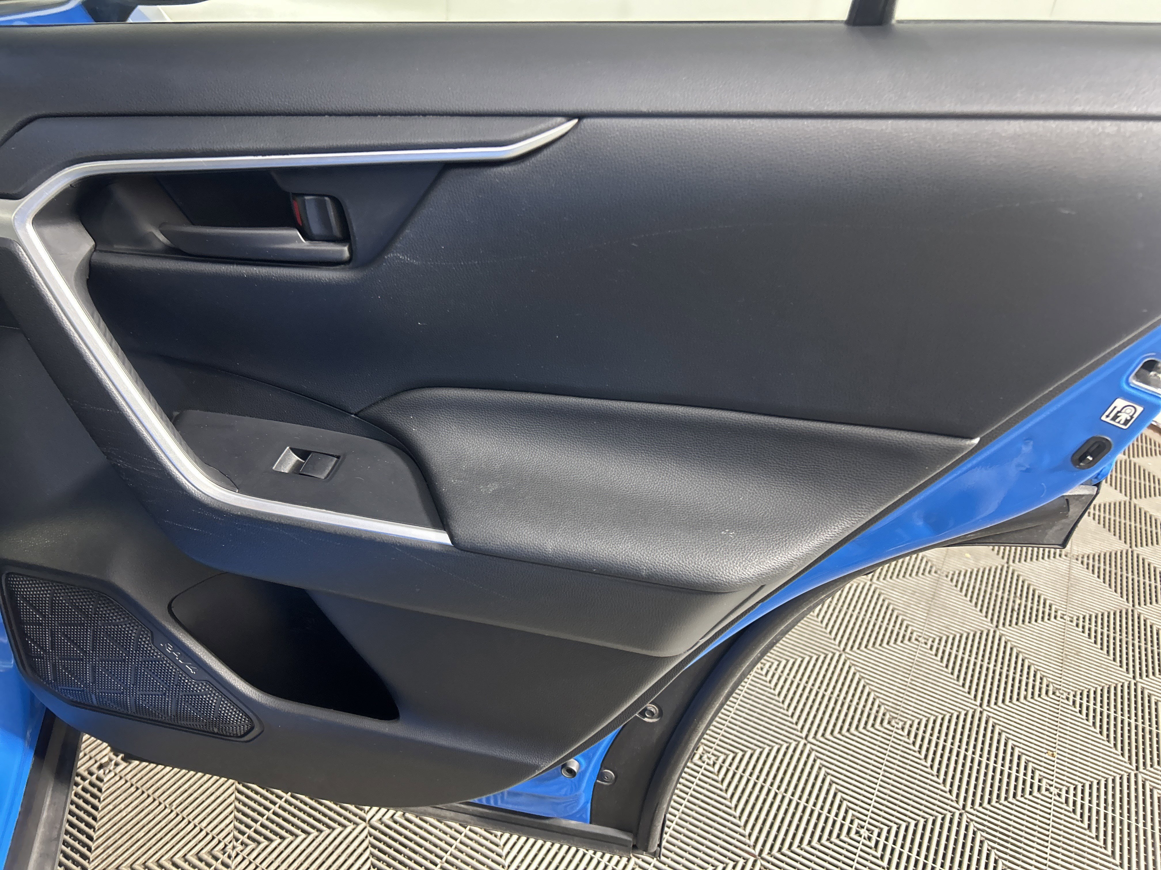 Used 2019 Toyota RAV4 LE image 37