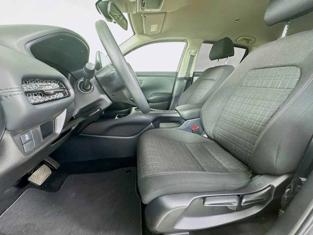 Used 2025 Honda HR-V LX image 26