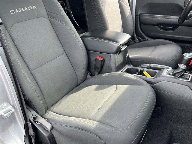 Used 2021 Jeep Wrangler Unlimited Sahara image 37