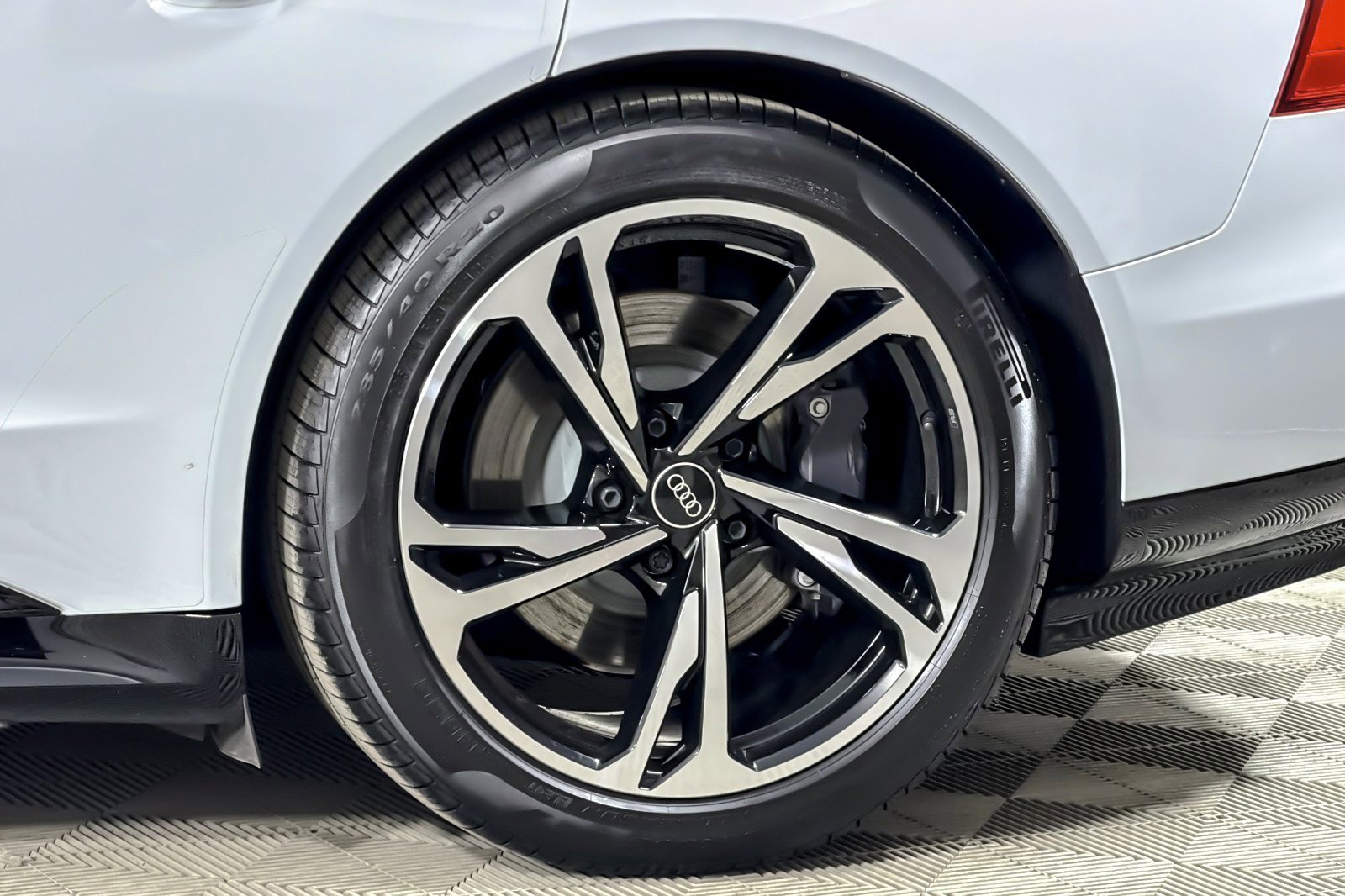 Used 2024 Audi e-tron GT Premium Plus image 25