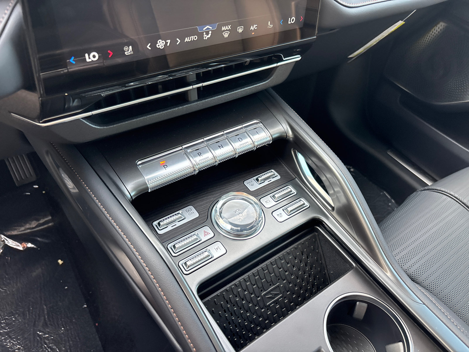 New 2026 Lincoln Nautilus Reserve AWD/4WD image 23