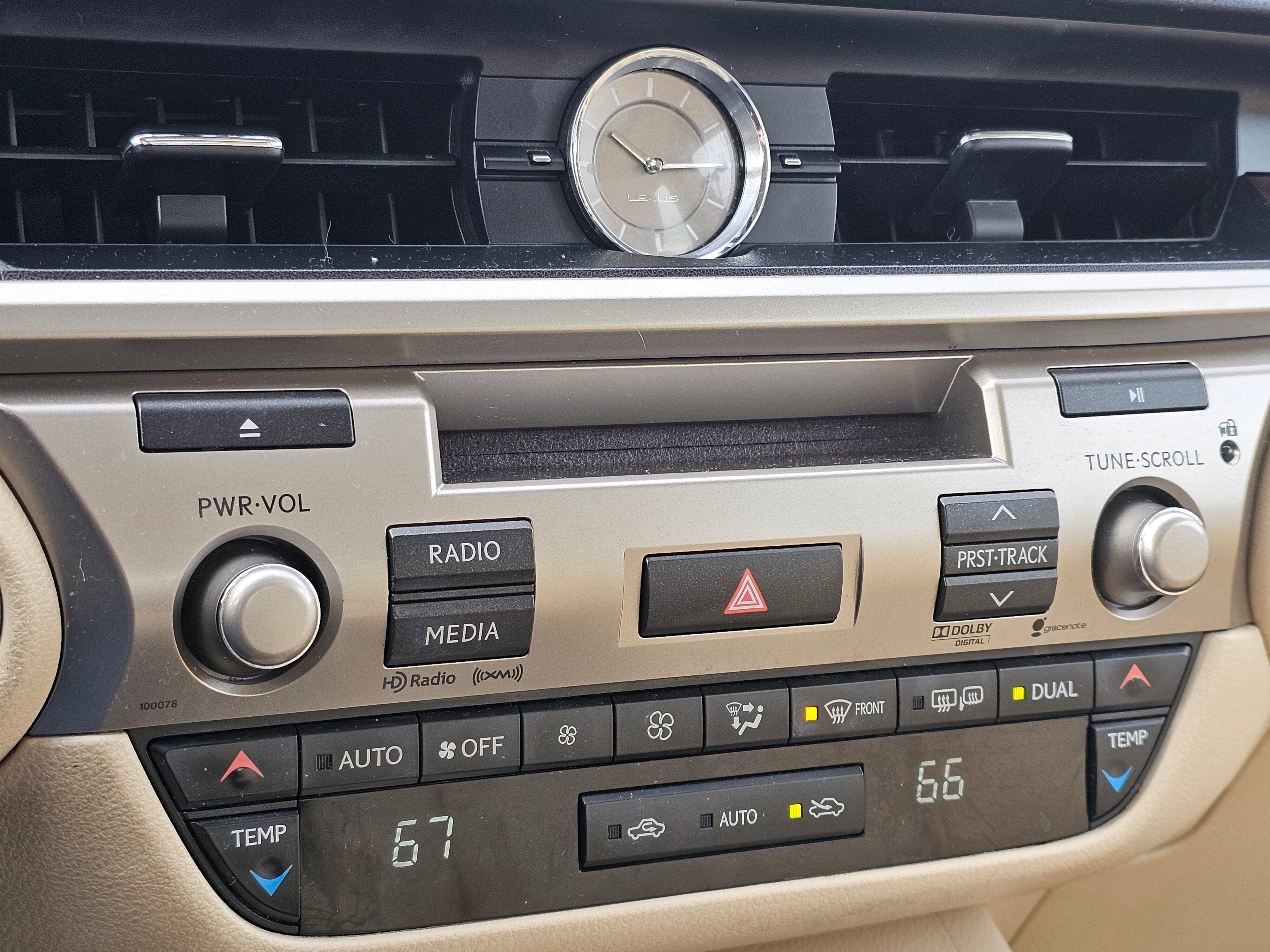 Used 2013 Lexus ES 350 4dr Sdn image 30