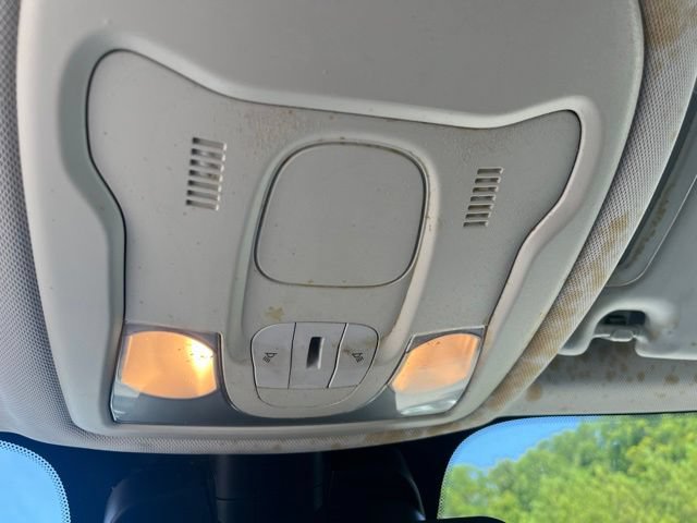 Used 2019 Jeep Renegade Latitude FWD image 29