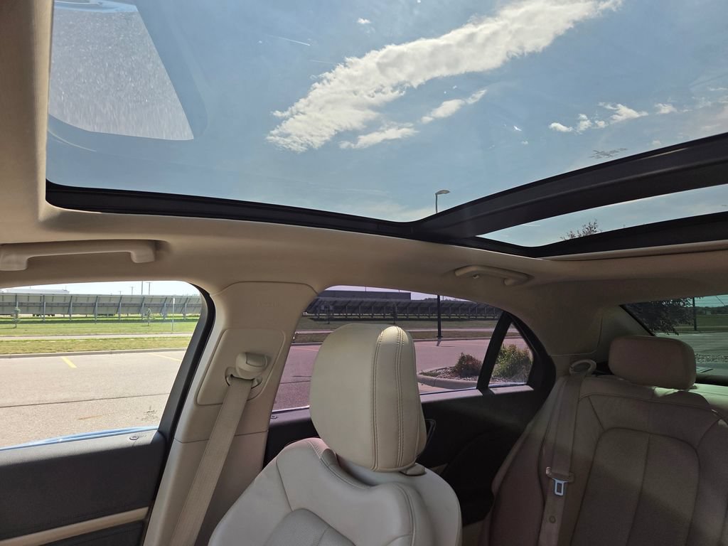 Used 2019 Lincoln Continental Select w/ Continental Climate Package AWD/4WD image 32