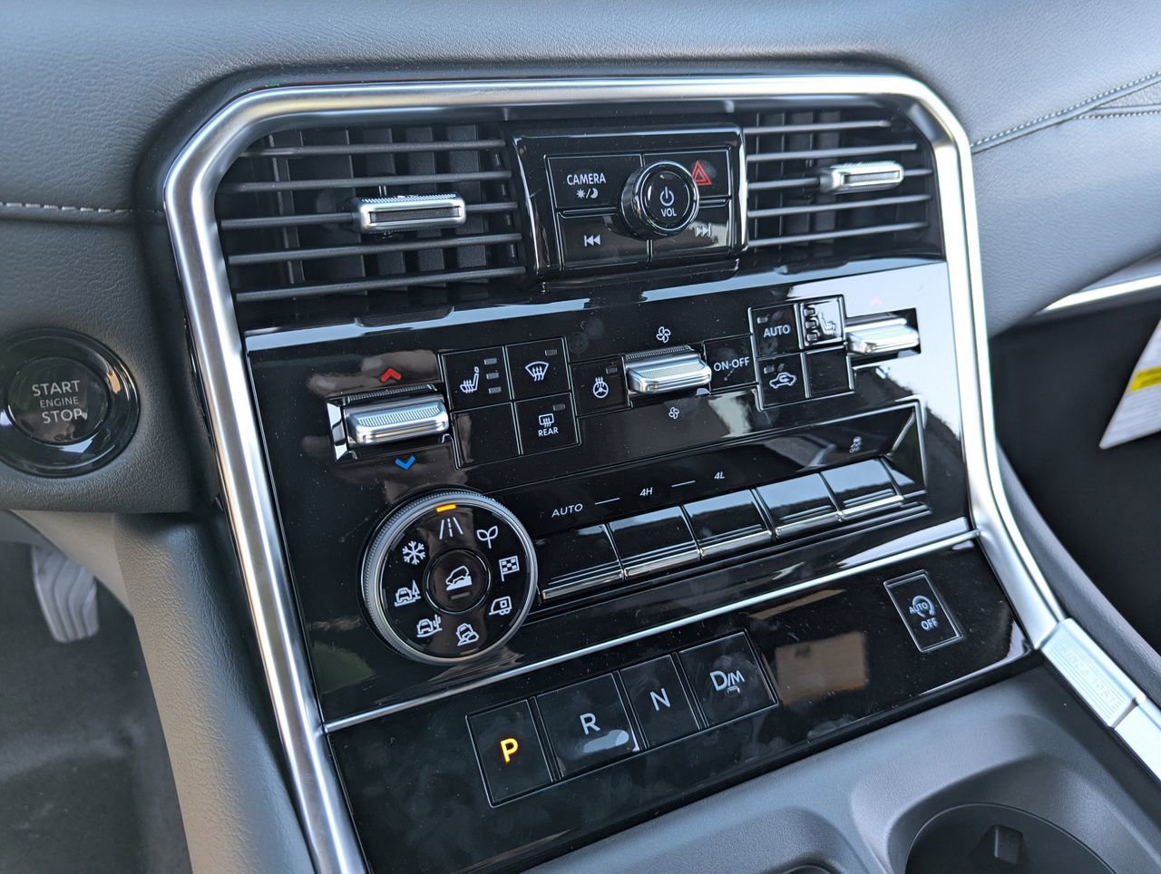 New 2026 Nissan Armada SL w/ Captain's Chari Seat Package image 15