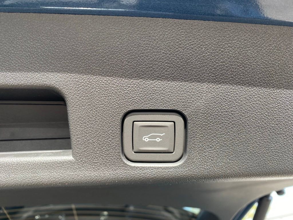 New 2026 Chevrolet Traverse High Country w/ LPO, Floor Liner Package AWD/4WD image 34