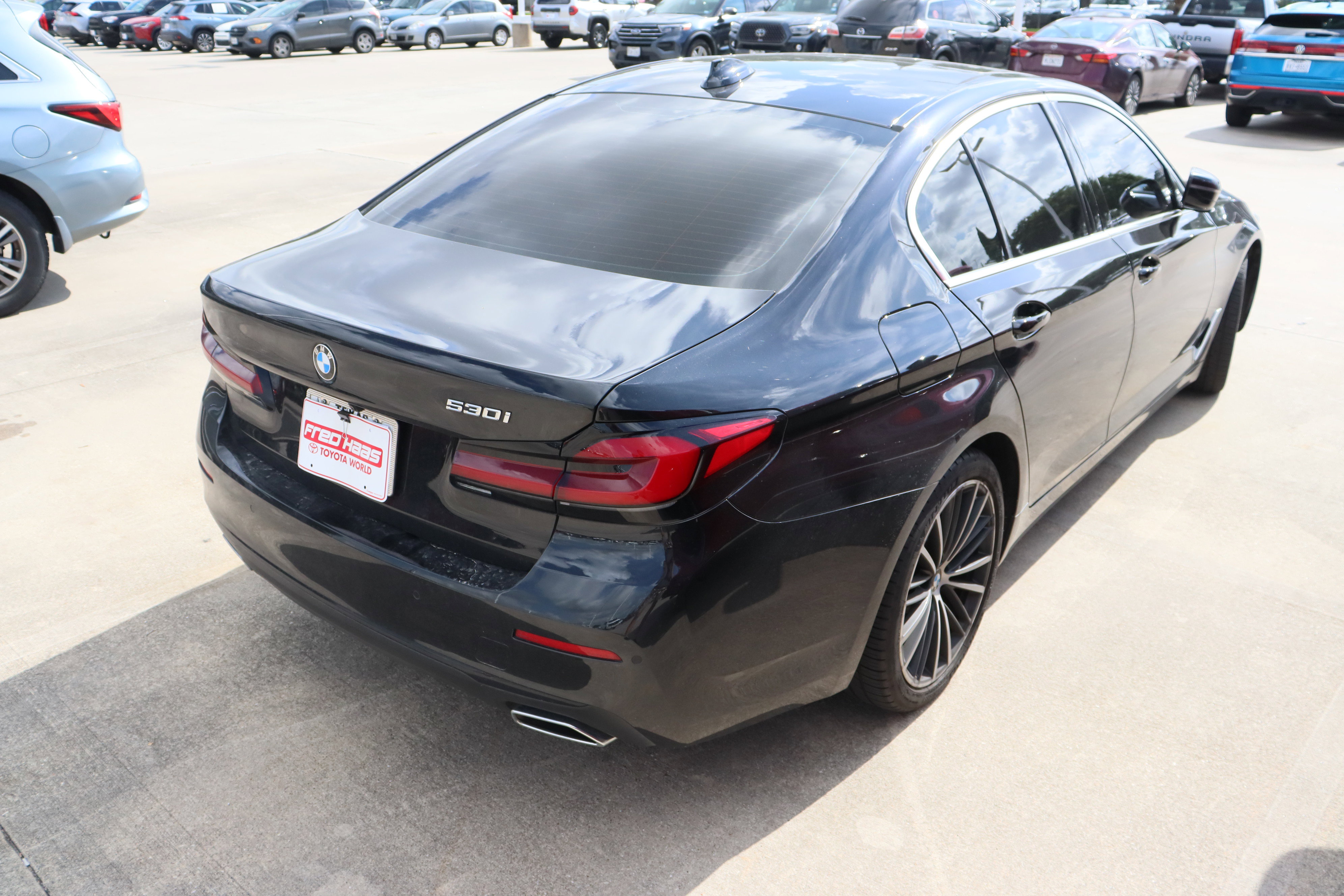 Used 2022 BMW 530i w/ Convenience Package RWD image 11