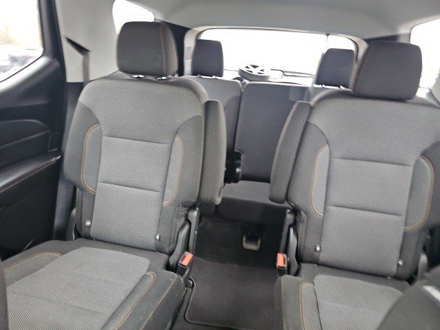 Used 2020 Chevrolet Traverse LT image 32