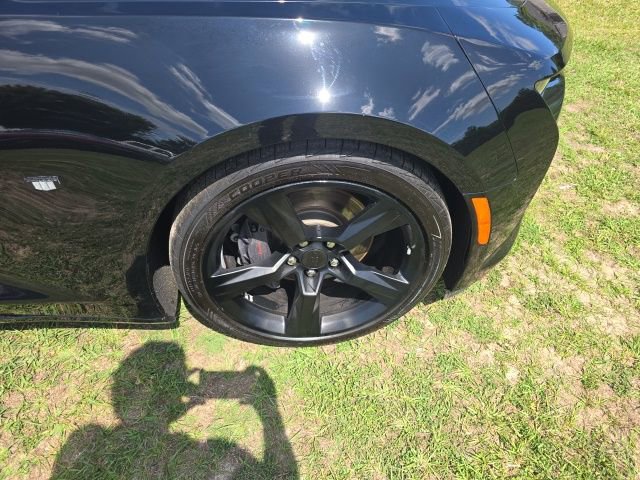 Used 2016 Chevrolet Camaro SS RWD image 10