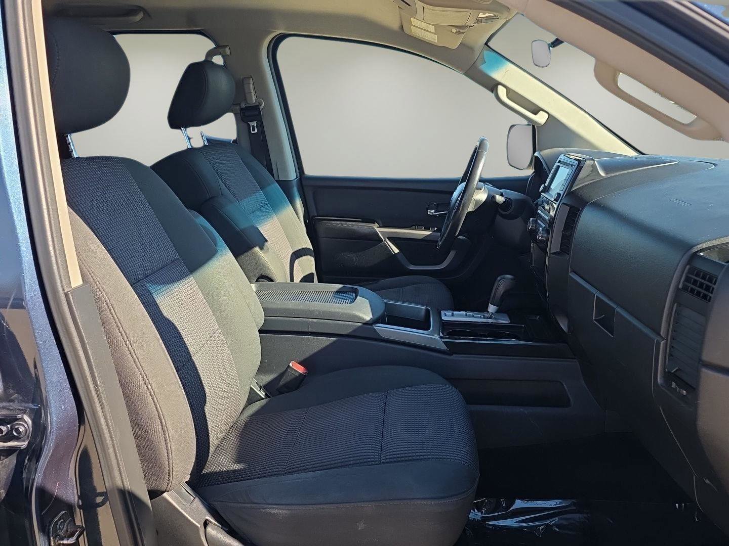 Used 2015 Nissan Titan SV w/ SV Value Truck Package image 13