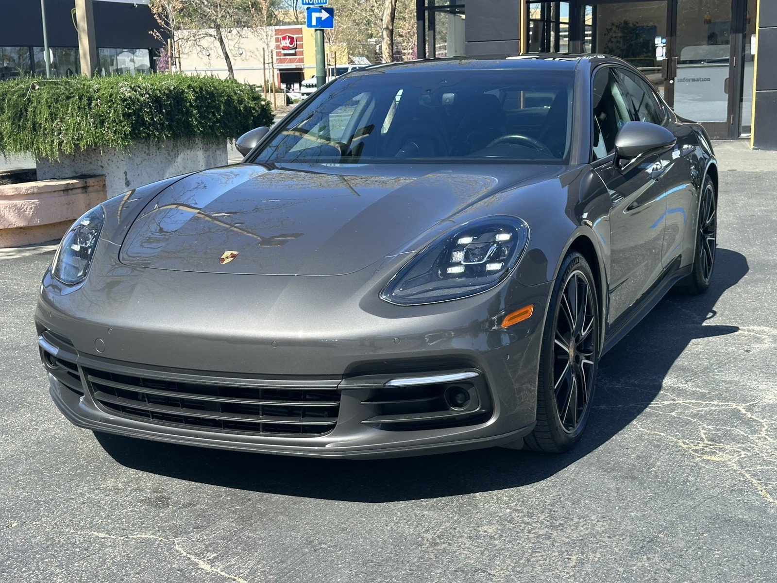 Used 2018 Porsche Panamera 4 AWD/4WD image 4