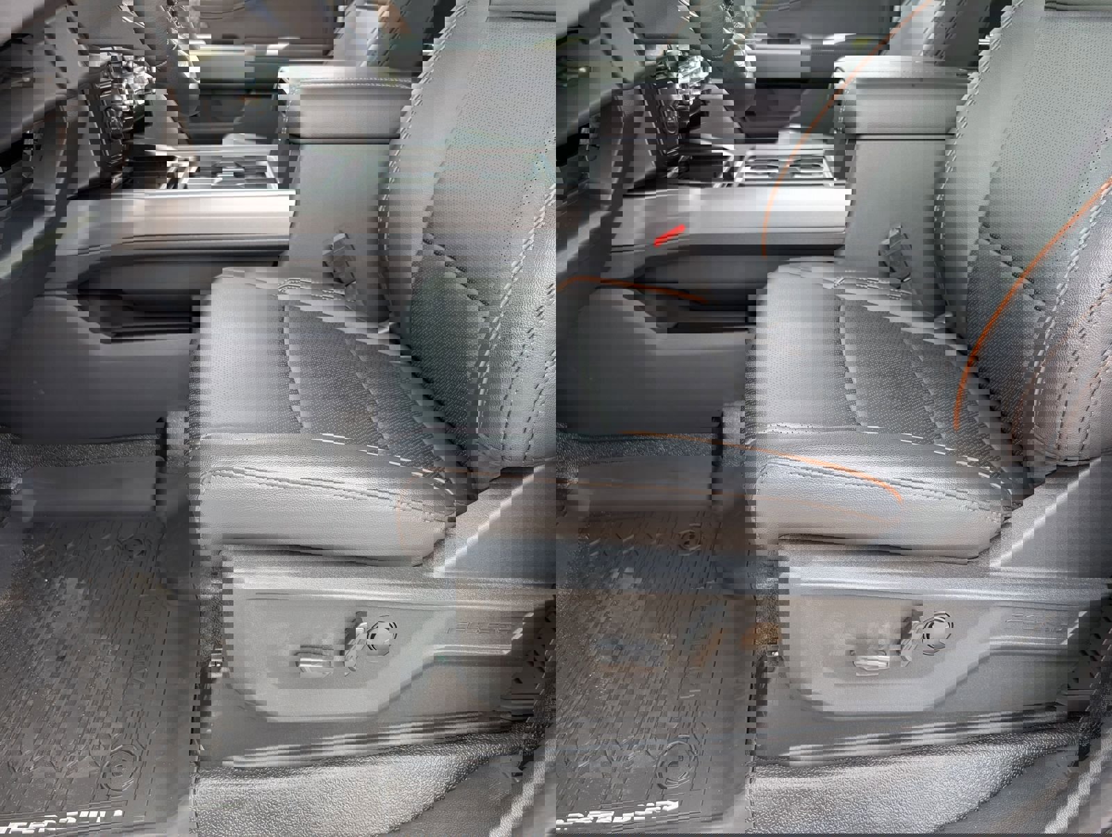 New 2026 Ford F250 Lariat image 16