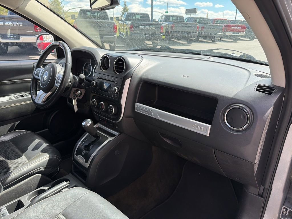 Used 2016 Jeep Compass Latitude AWD/4WD image 32