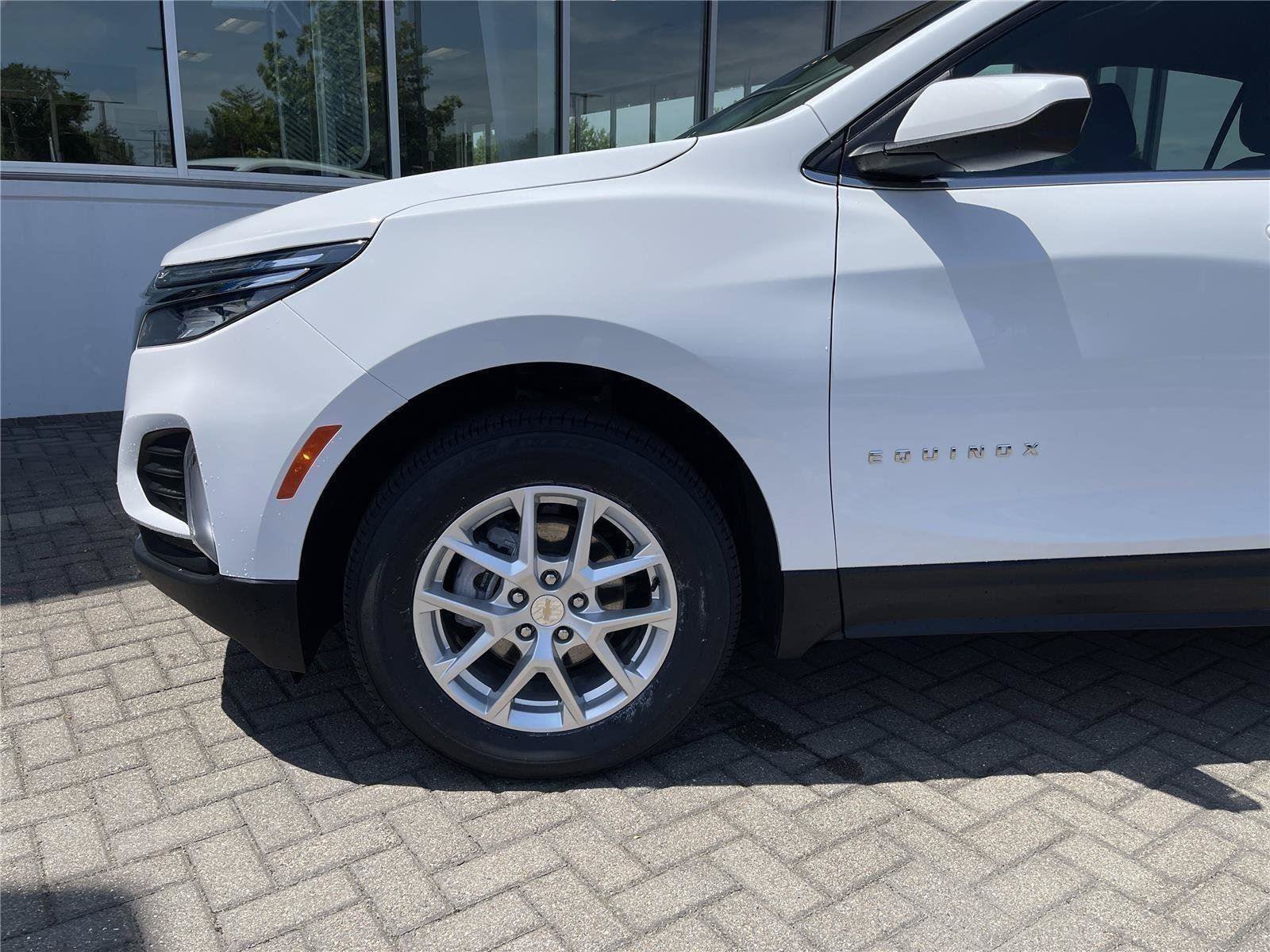 Used 2023 Chevrolet Equinox LT AWD/4WD image 9
