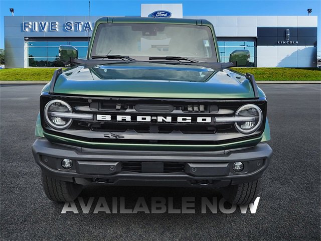 Used 2025 Ford Bronco Outer Banks image 2
