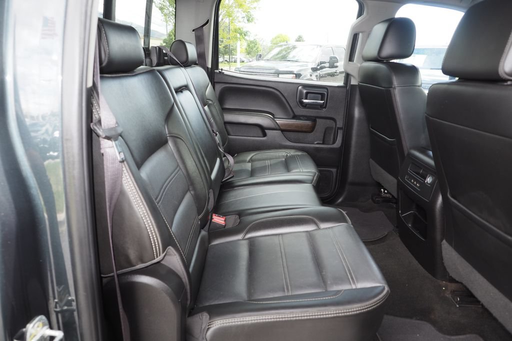Used 2017 GMC Sierra 2500 Denali w/ Duramax Plus Package AWD/4WD image 19