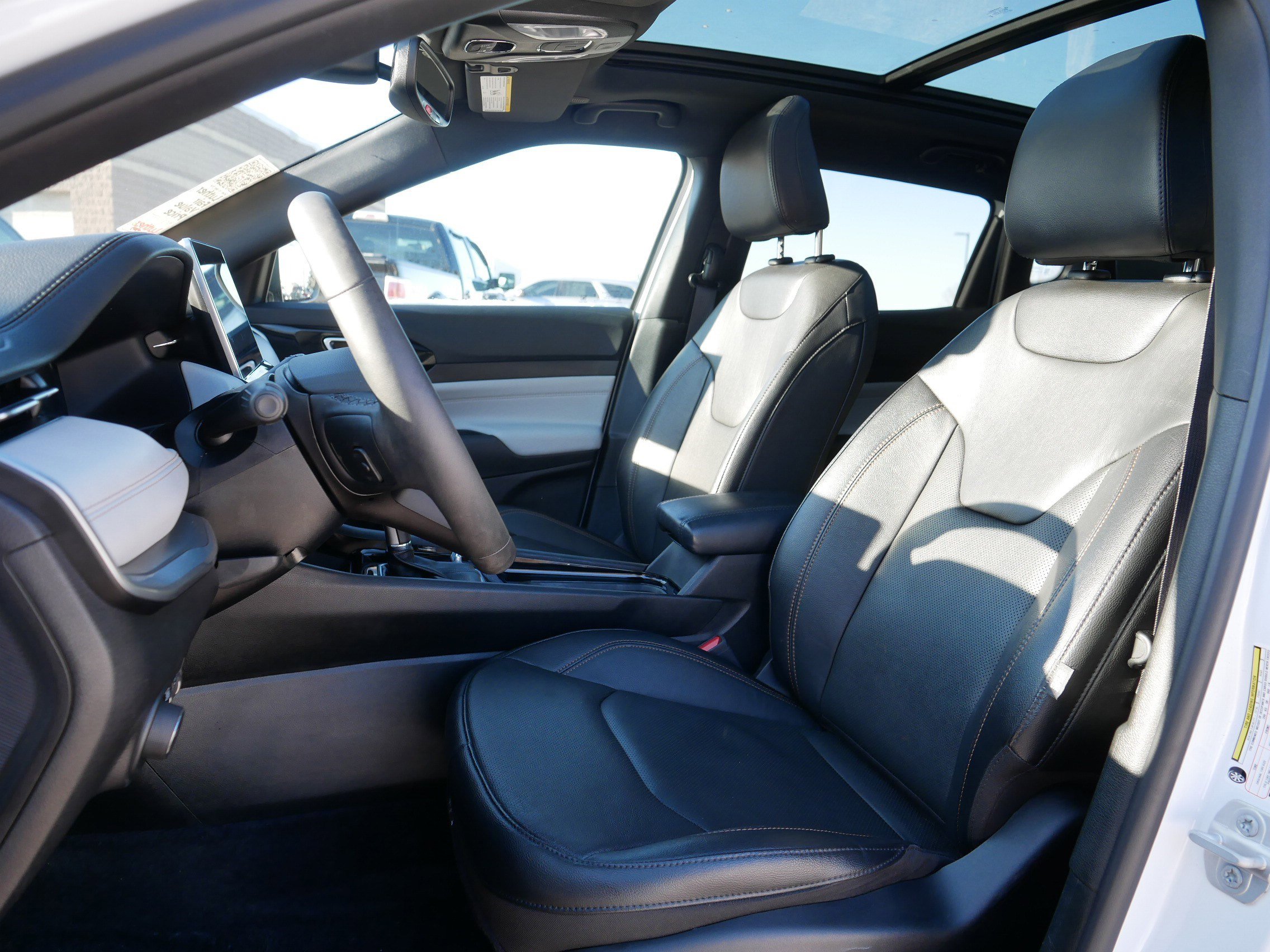 Certified 2024 Jeep Compass Limited w/ Elite Group image 34