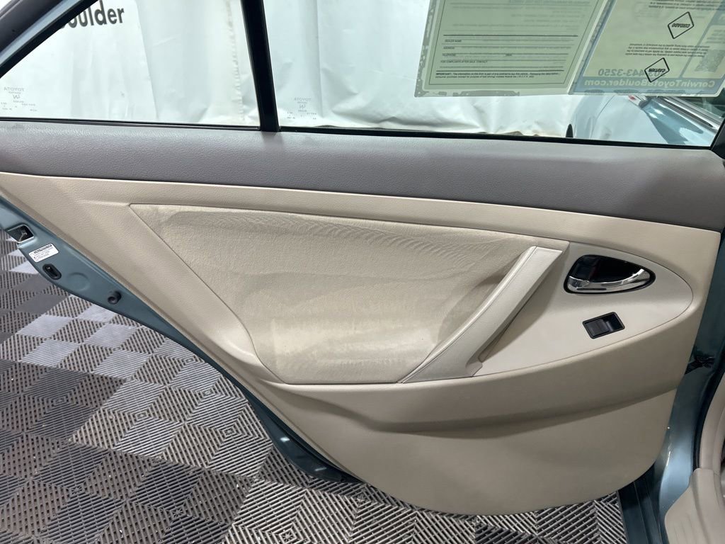 Used 2009 Toyota Camry LE image 18