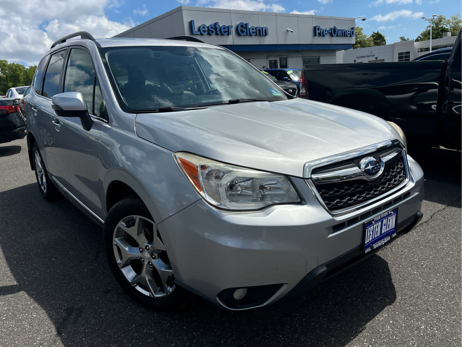 Used 2015 Subaru Forester 2.5i Touring w/ Eyesight & Navigation System AWD/4WD image 2