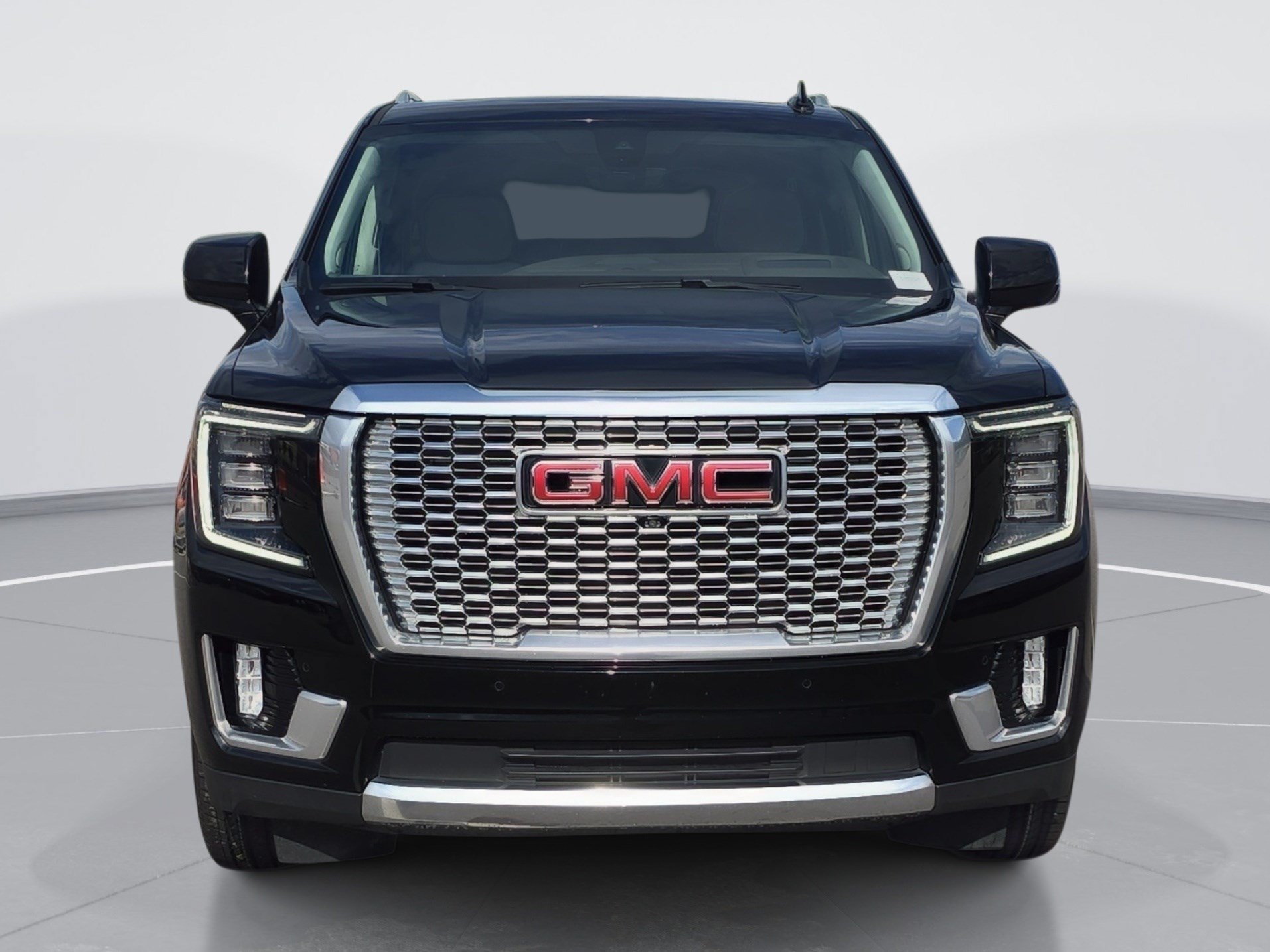 Used 2022 GMC Yukon Denali w/ Denali Premium Package AWD/4WD image 8