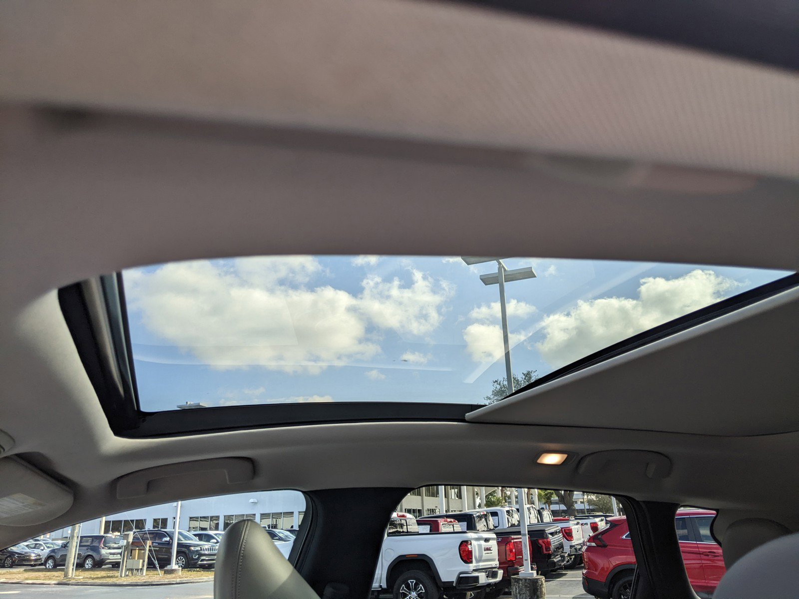 Used 2023 INFINITI QX50 Sensory image 19