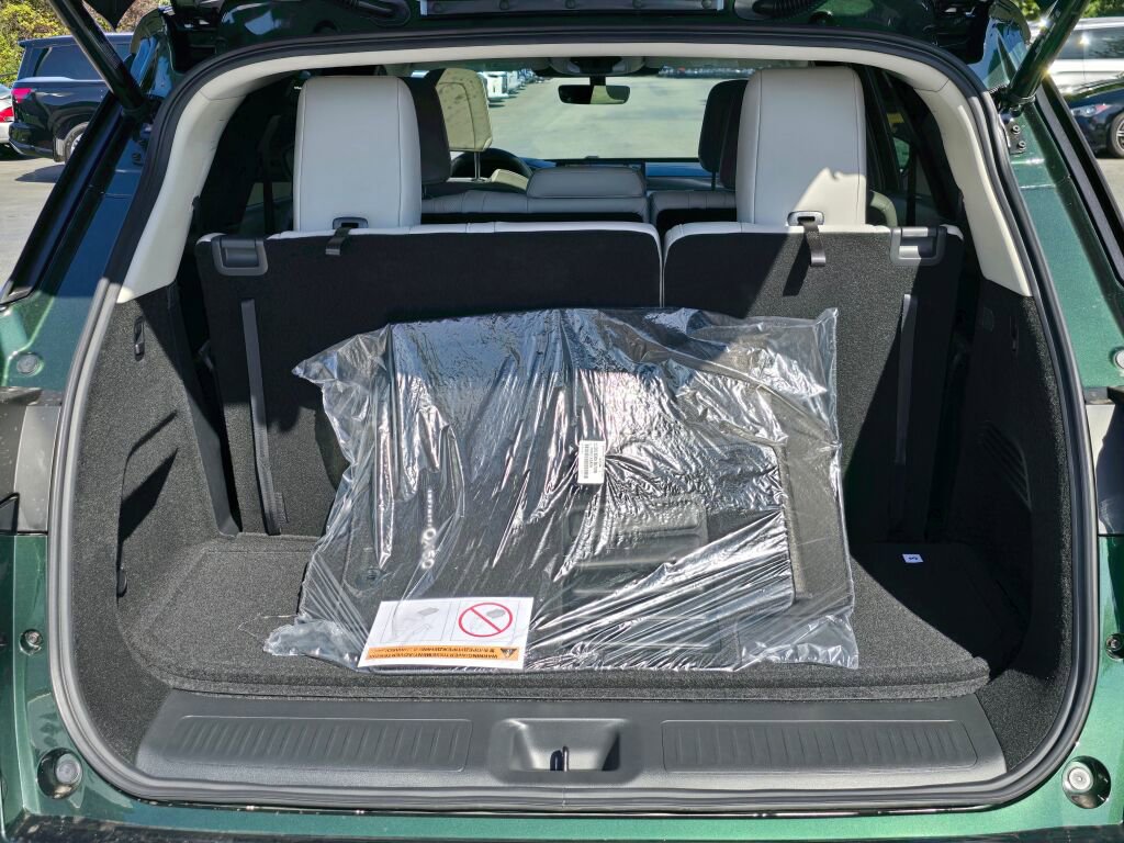 New 2026 INFINITI QX60 Luxe w/ Cargo Package image 14