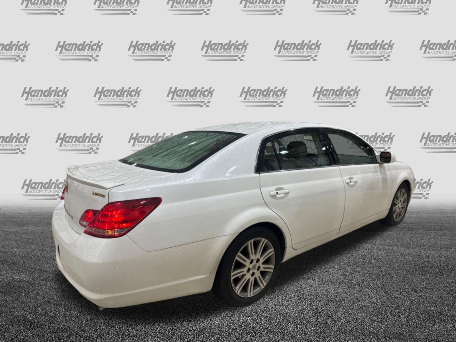 Used 2005 Toyota Avalon Limited FWD image 45