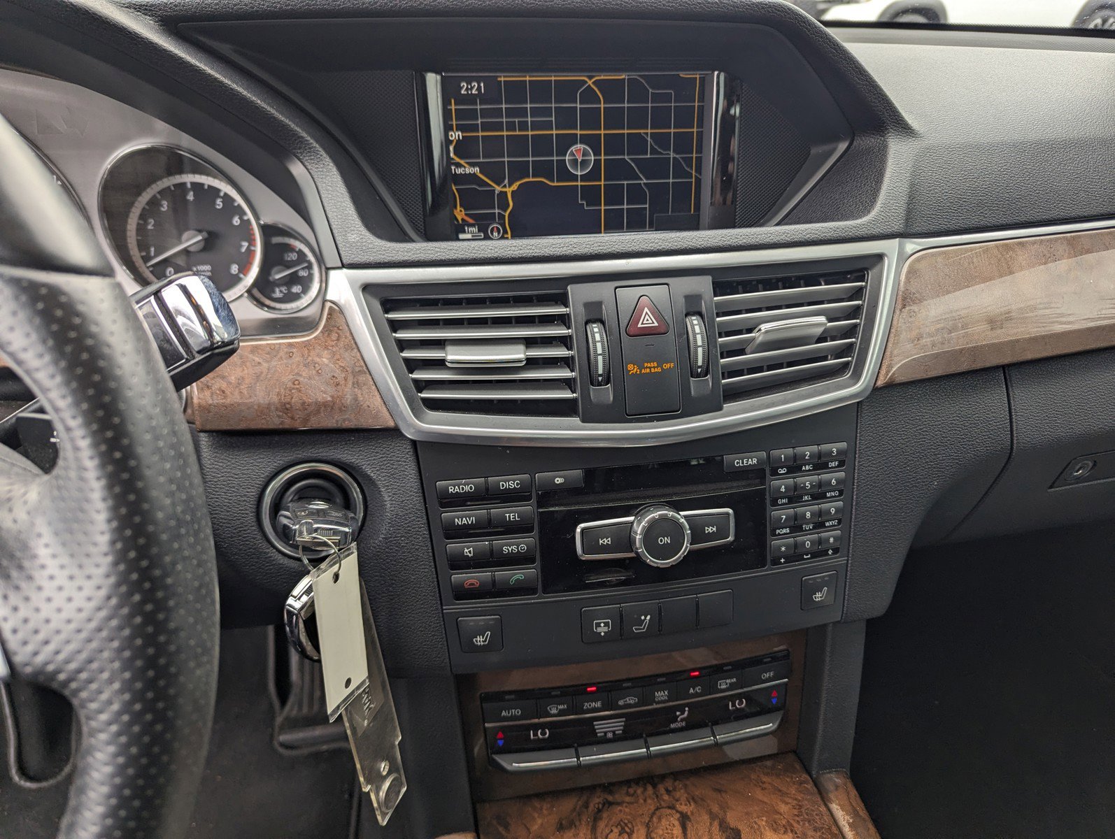 Used 2013 Mercedes-Benz E 350 4MATIC Sedan image 11