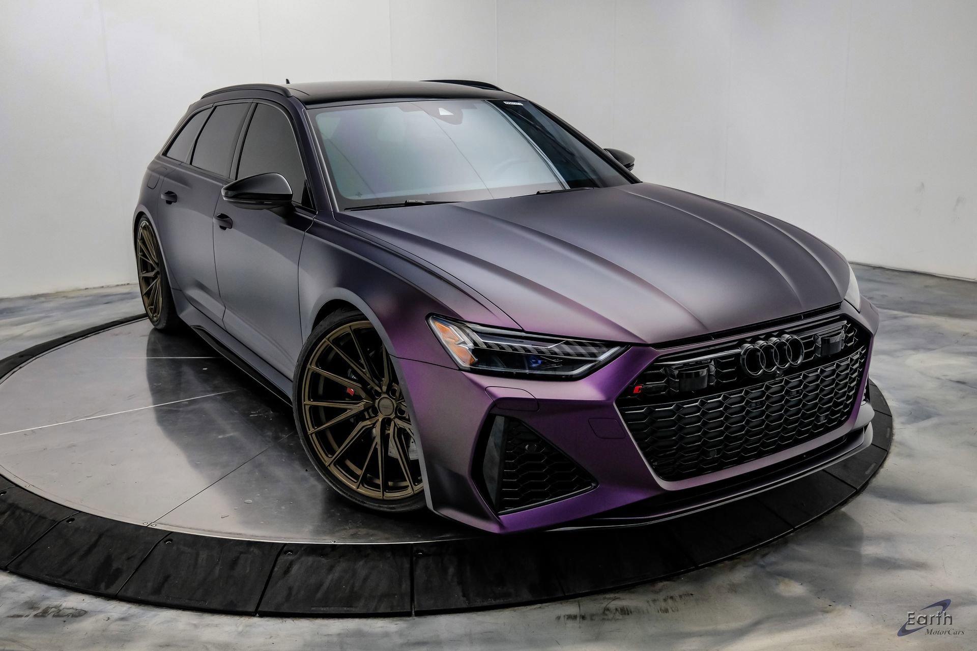 Used 2023 Audi RS 6 w/ Black Optic Package image 29