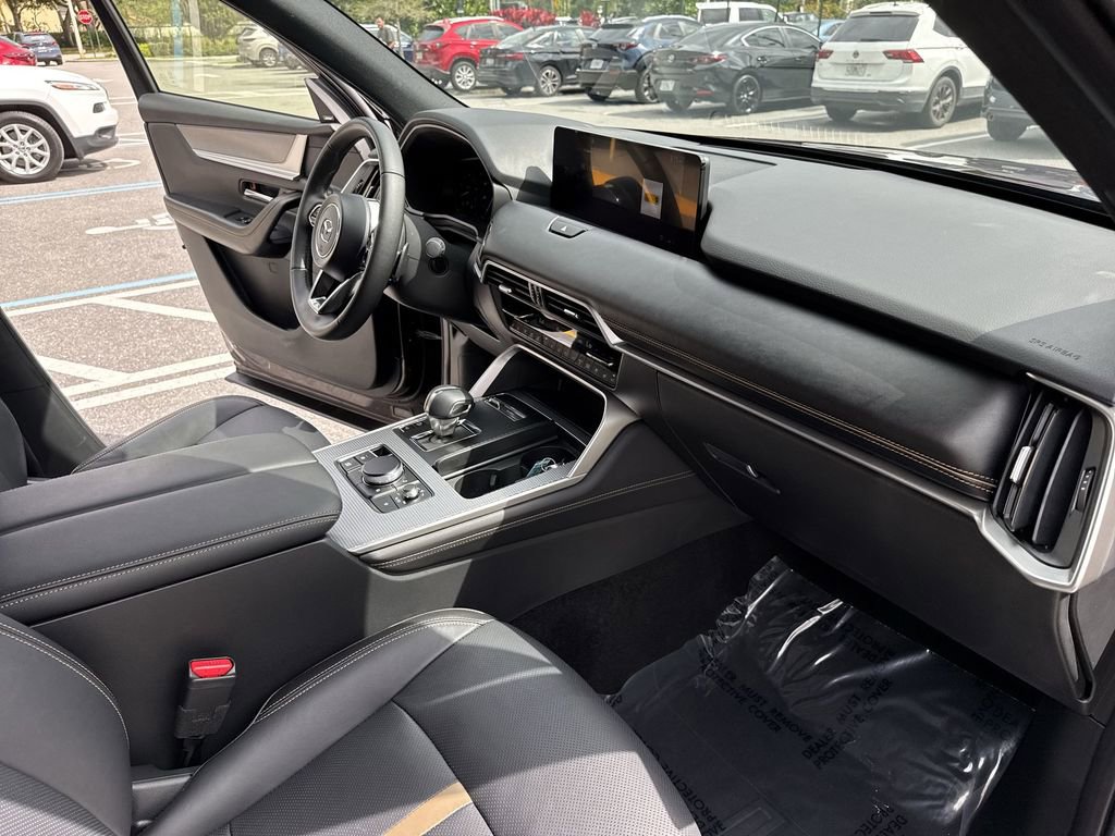 Certified 2025 MAZDA CX-90 3.3 Turbo w/ Premium Plus Pkg image 33