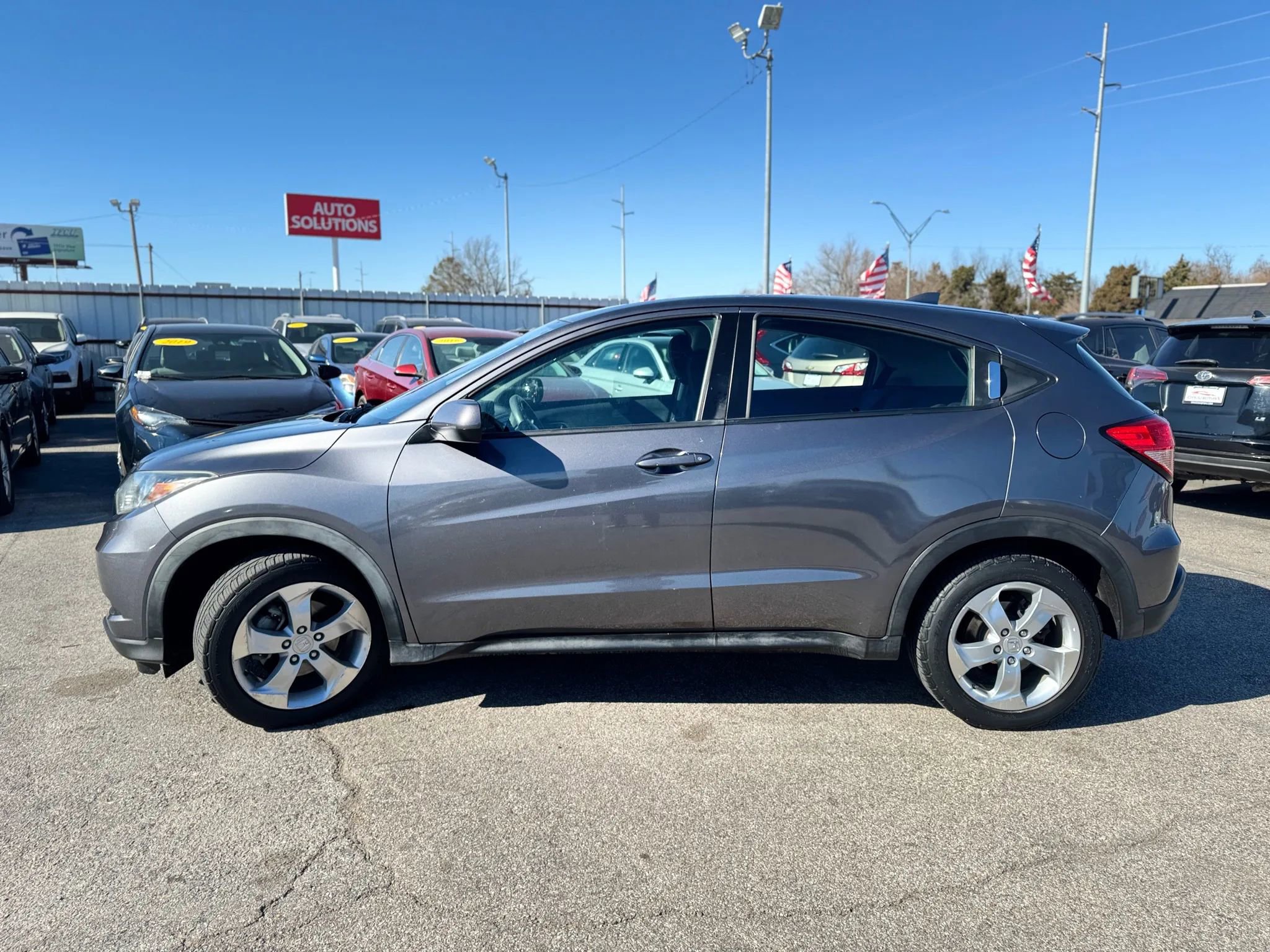 Used 2016 Honda HR-V LX image 6
