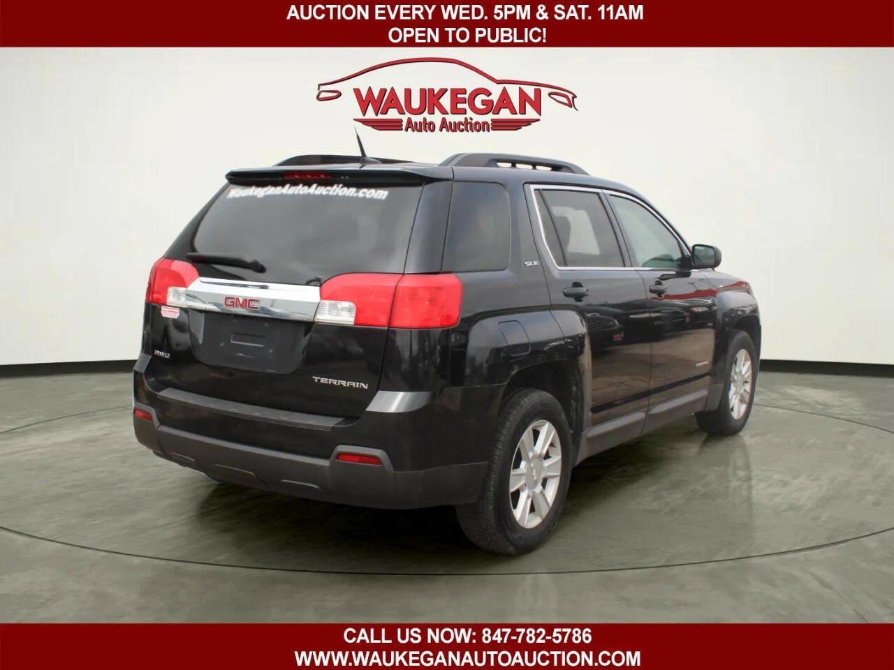 Used 2010 GMC Terrain SLE image 3