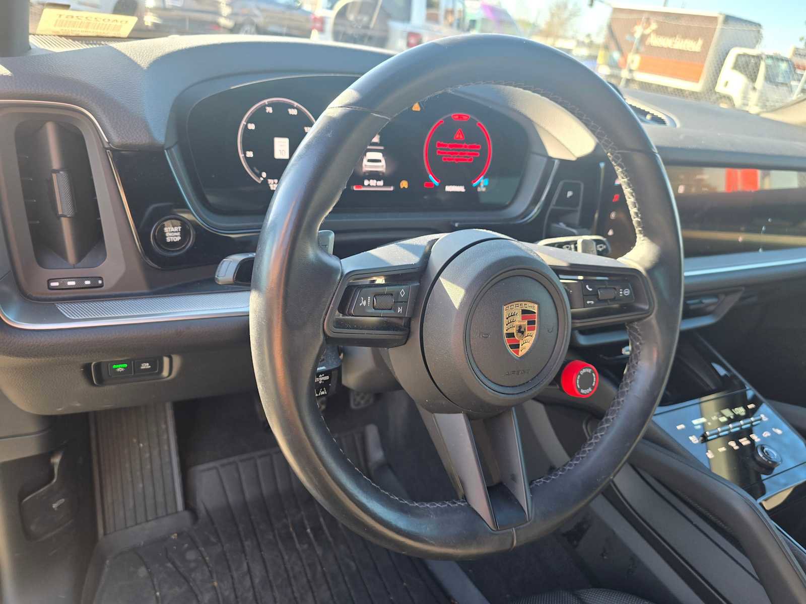 Used 2024 Porsche Cayenne image 27