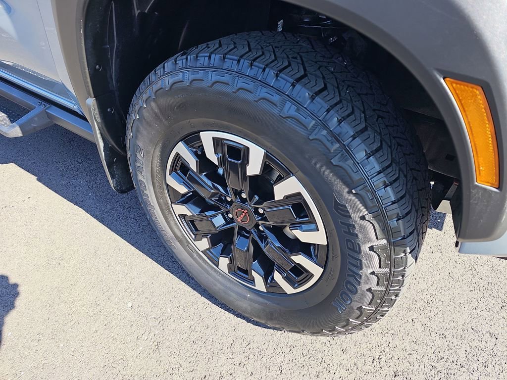 Used 2023 Nissan Frontier PRO-4X w/ Technology Package image 12