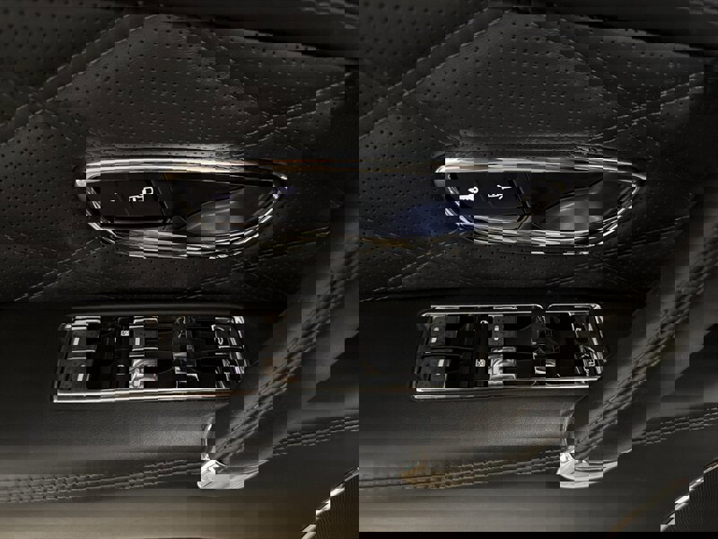 Used 2015 Bentley Flying Spur V8 image 16