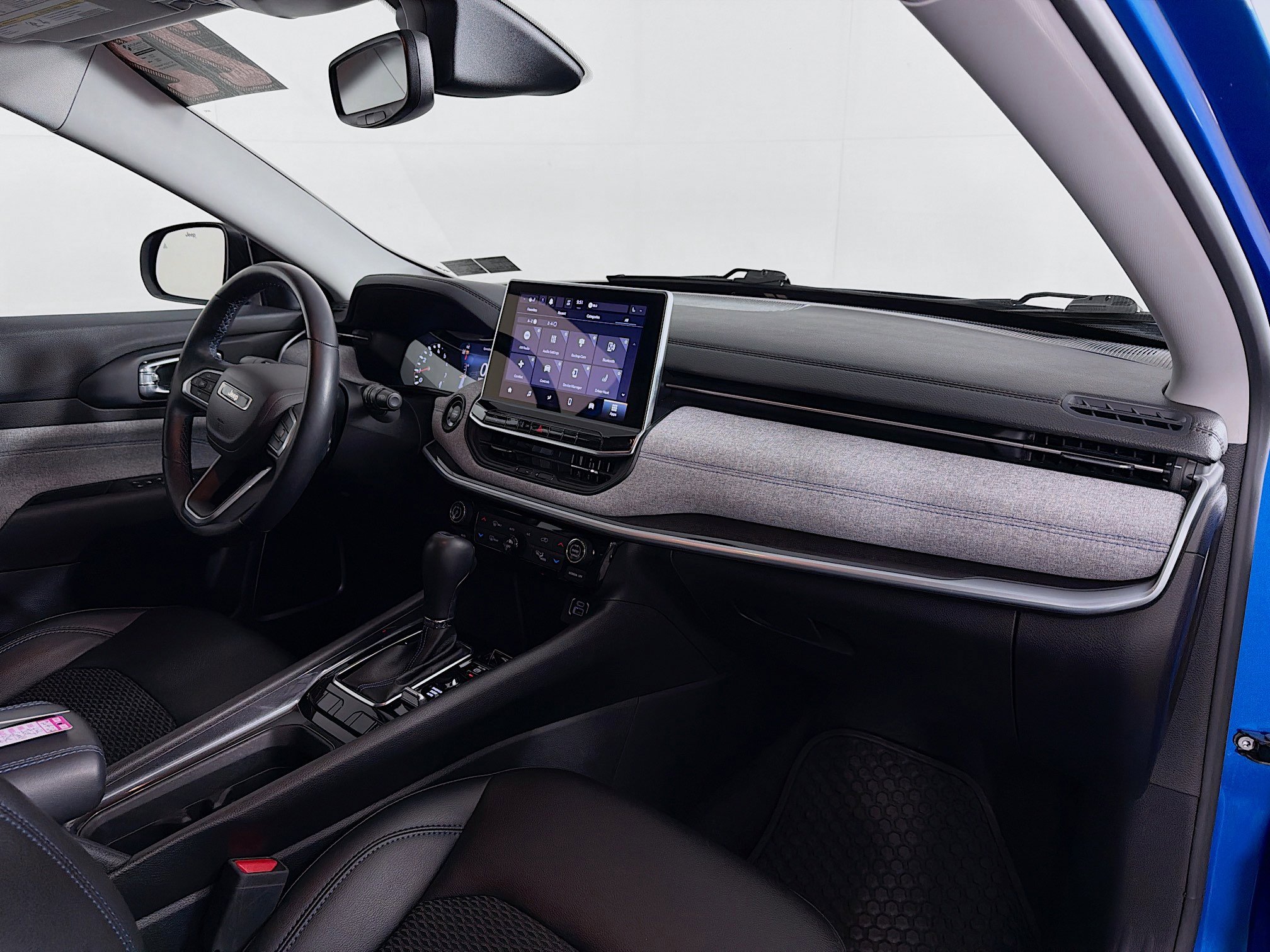 Used 2022 Jeep Compass Latitude w/ Convenience Group image 28