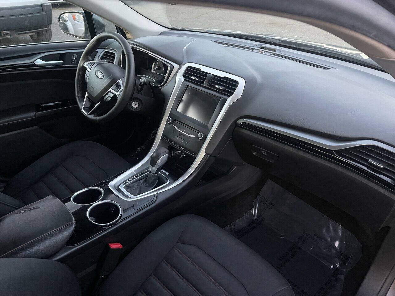 Used 2014 Ford Fusion SE FWD image 14
