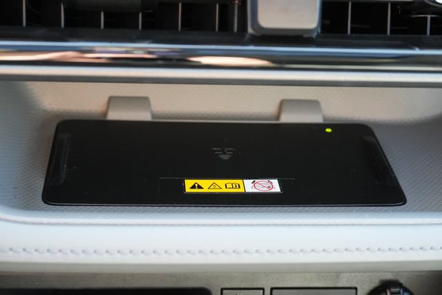 Used 2023 Toyota Highlander XLE FWD image 38