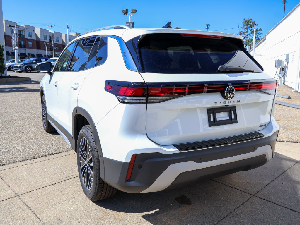 New 2026 Volkswagen Tiguan S AWD/4WD image 3