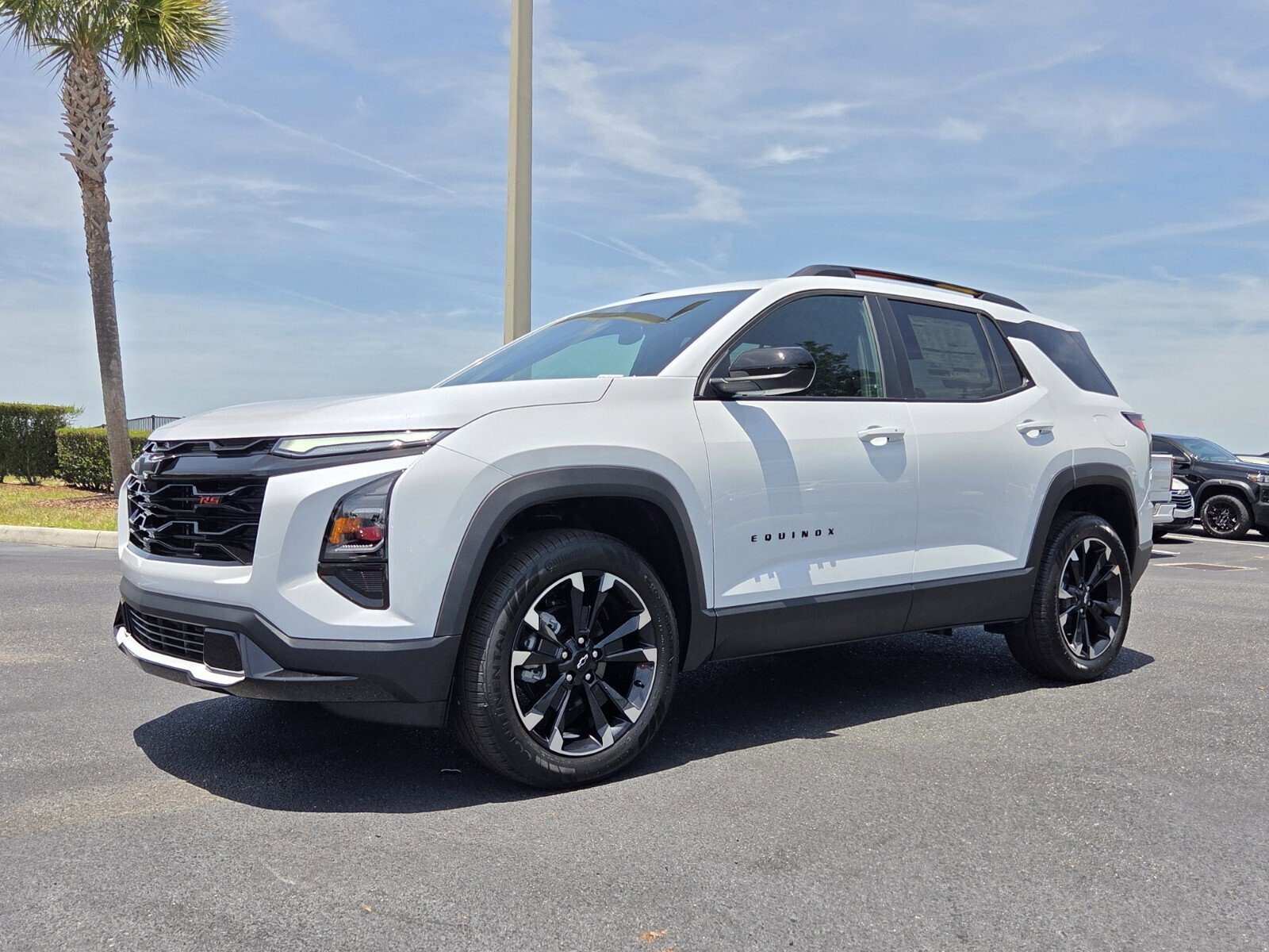 New 2026 Chevrolet Equinox RS w/ Convenience Package III FWD image 2