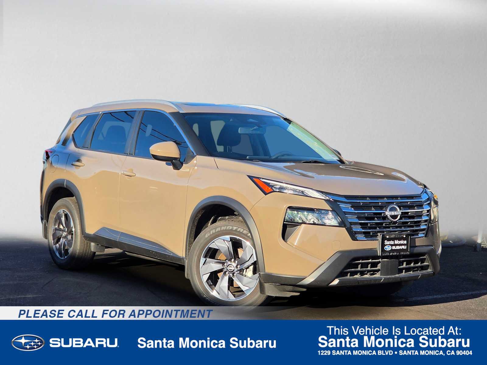 Used 2024 Nissan Rogue SV w/ SV Premium Package FWD image 1