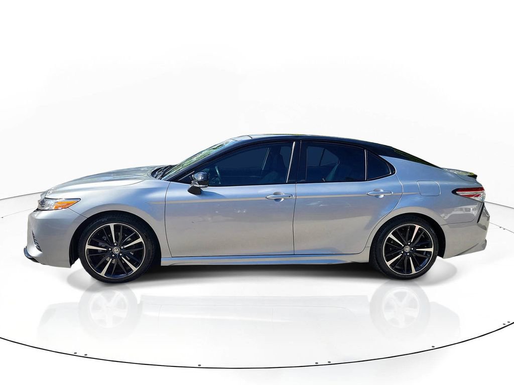 Used 2020 Toyota Camry XSE image 5