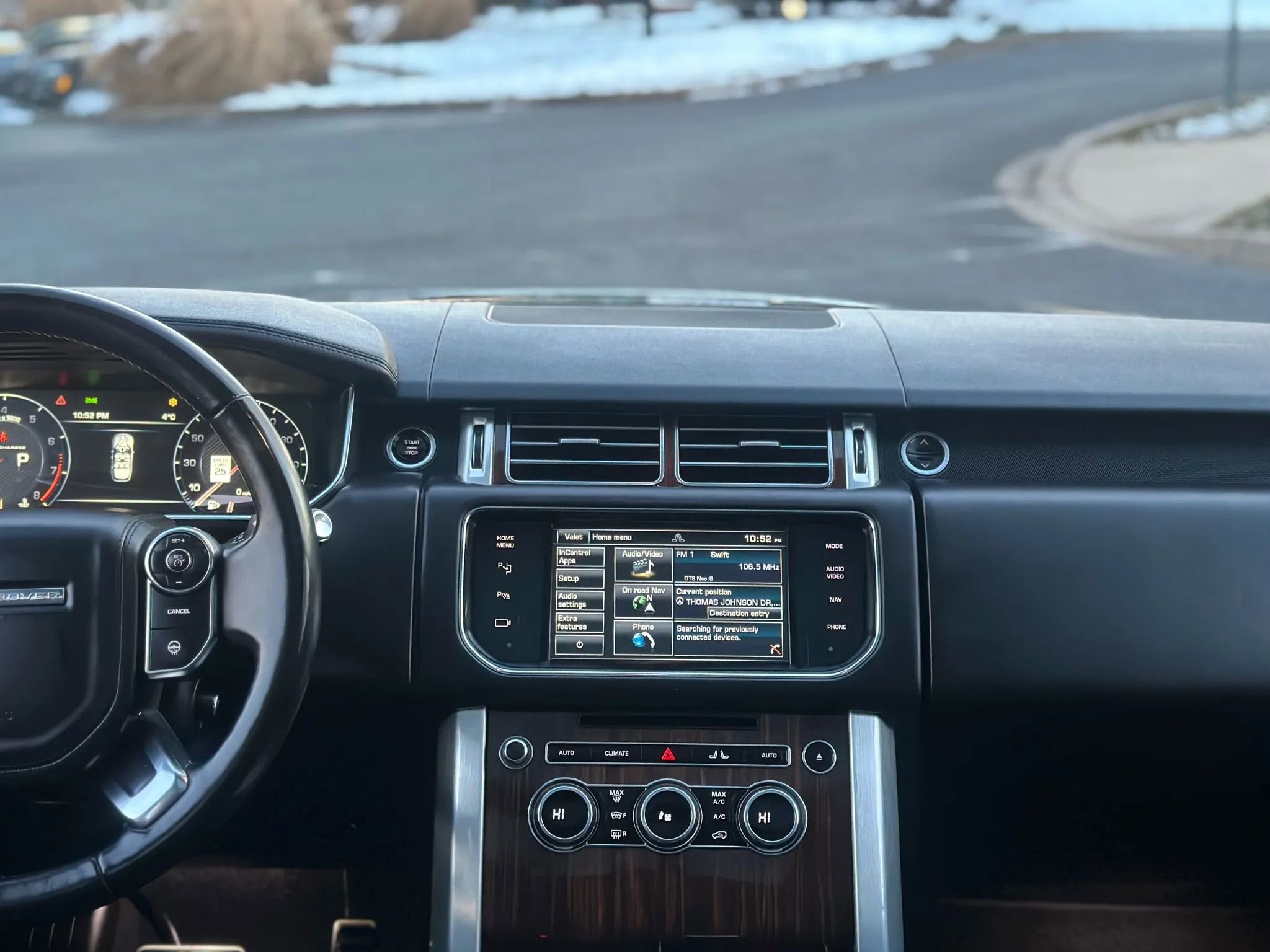 Used 2015 Land Rover Range Rover Supercharged image 28