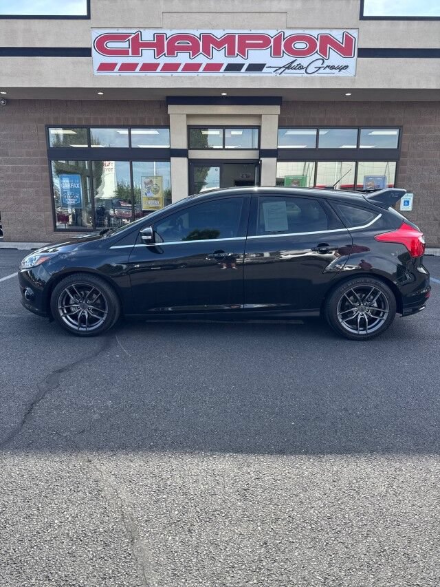 Used 2014 Ford Focus Titanium FWD image 2