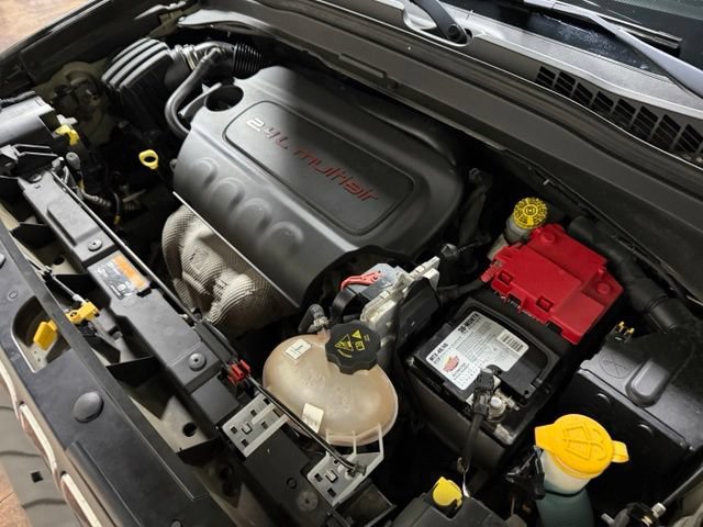 Used 2019 Jeep Renegade Latitude FWD image 42
