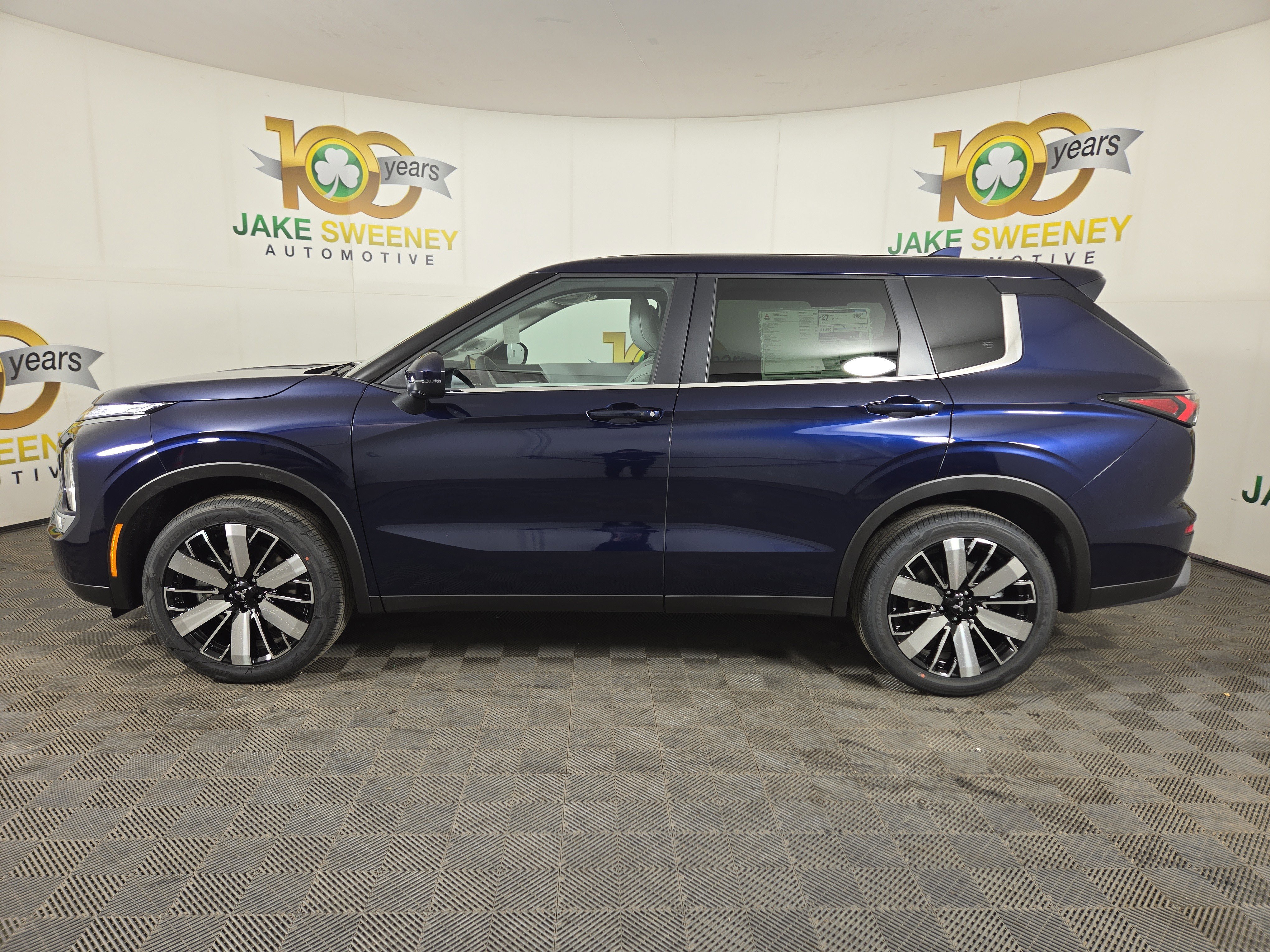 New 2026 Mitsubishi Outlander SE image 4