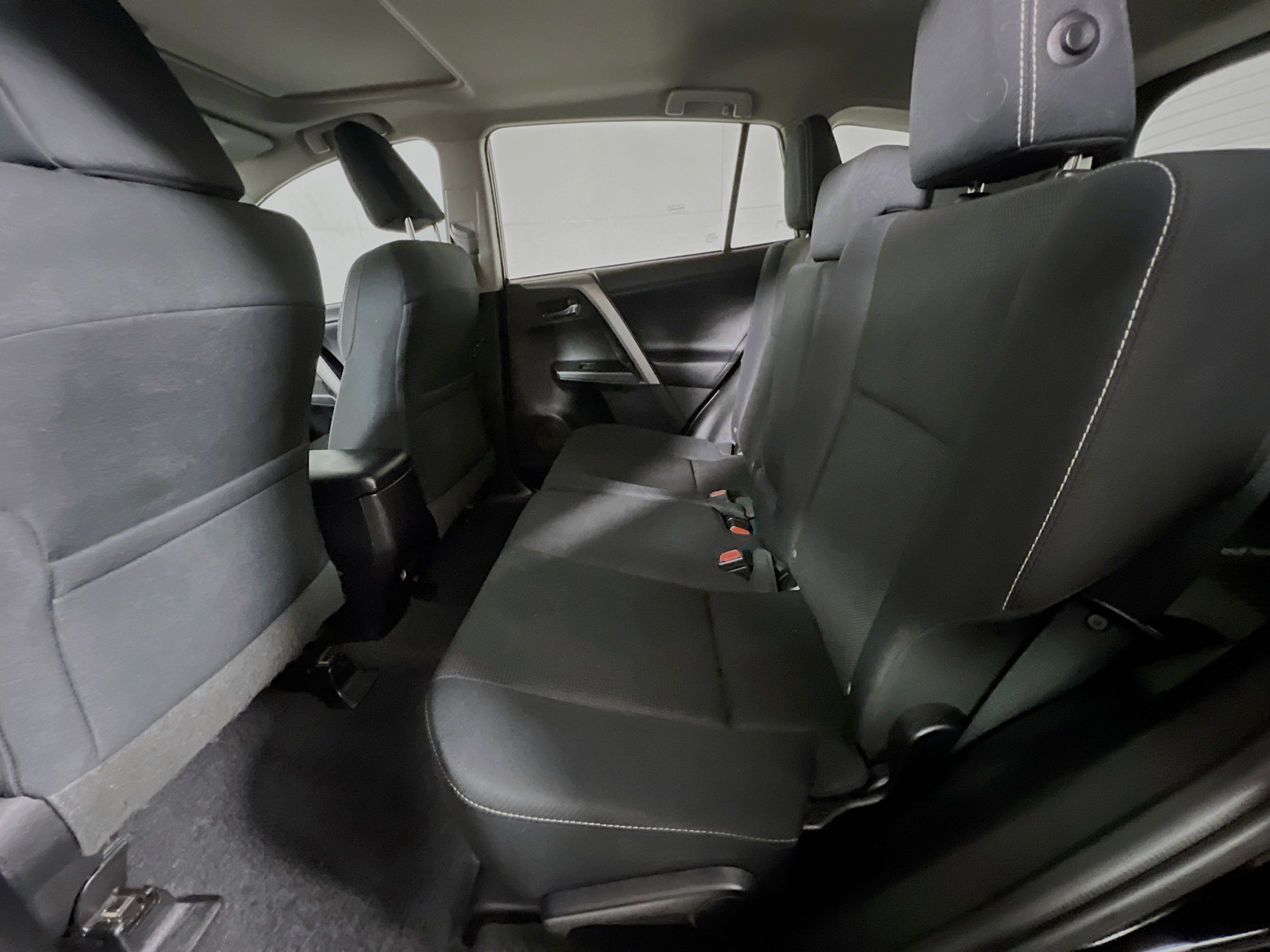 Used 2017 Toyota RAV4 XLE image 28