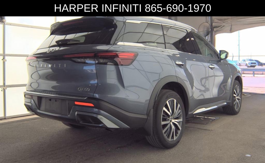 Used 2023 INFINITI QX60 Sensory w/ Cargo Package AWD/4WD image 3